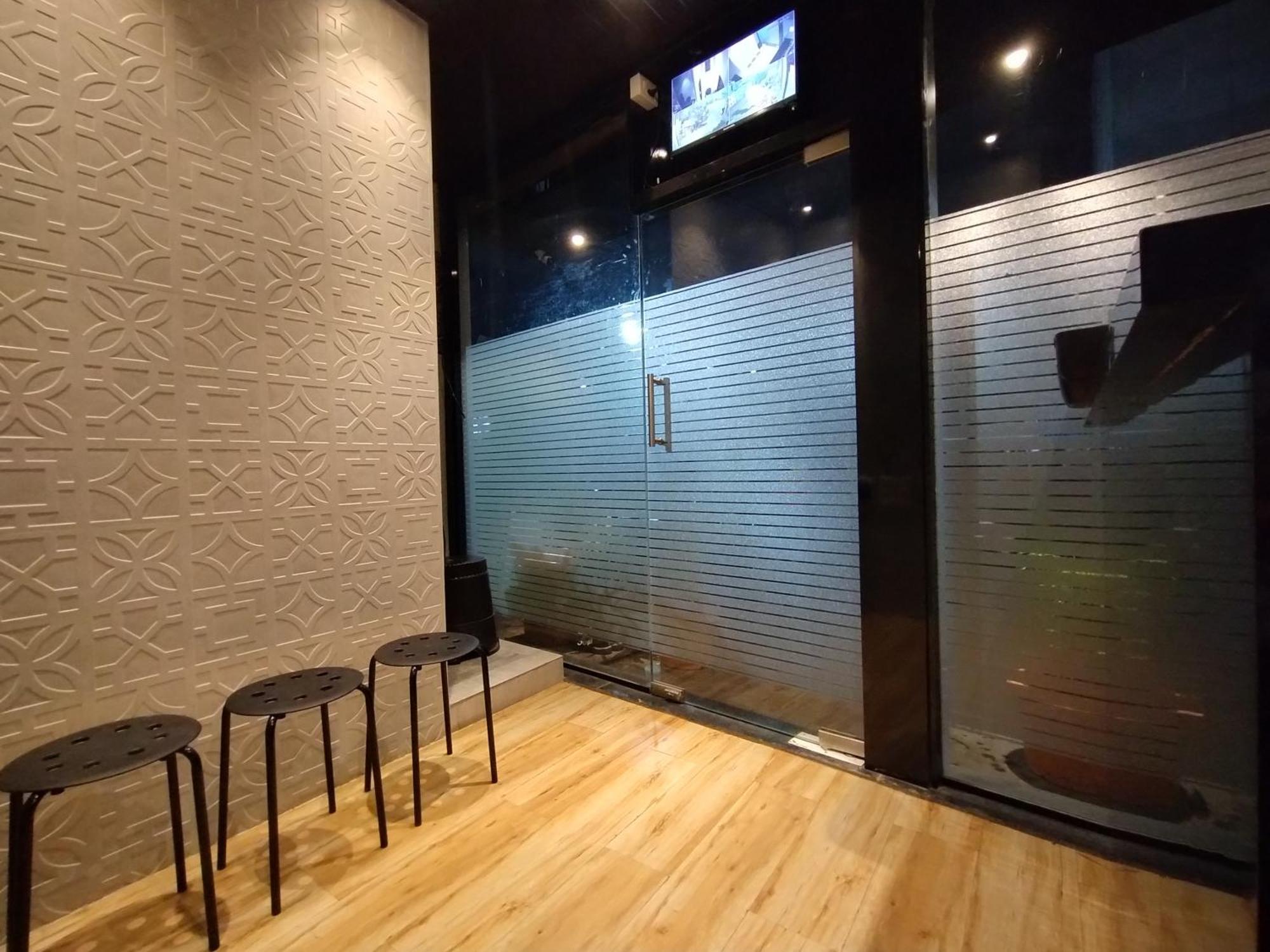 Hotel Eros - Nr Airport T2, Mumbai
